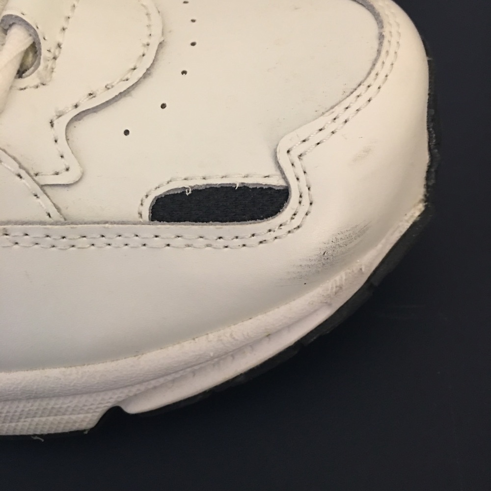 VIONIC Tennis Shoes (Men’s) - Picture 7 of 8